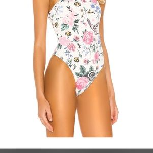 Kim strapless bodysuit! Perfect for the summer!